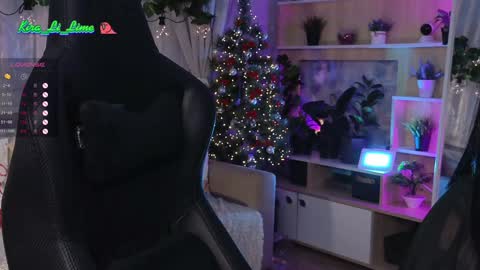 Kira    online show from December 2024 09:28:02 PM