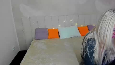 Kira online show from March 2025 02:30:02 AM