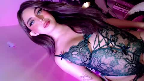 Snapshot of kiramillerxx chatting on December 2025 02:29:01 AM Its your girl KIRA online show from December 2025 02:29:01 AM