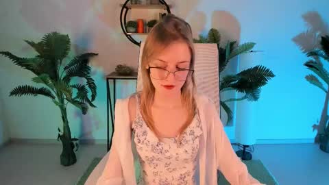 Snapshot of kiramontoyaa chatting on March 2025 05:13:01 PM Kira online show from March 2025 05:13:01 PM