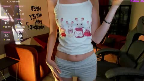 Snapshot of kiramontoyaa chatting on October 2025 08:42:01 PM Kira online show from October 2025 08:42:01 PM