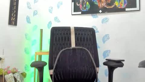 kiran_01 online show from October 2025 10:39:02 PM