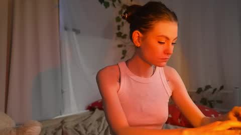 Snapshot of kiraninetails chatting on October 2025 09:51:01 AM ARI online show from October 2025 09:51:01 AM