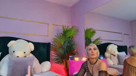 Kirra online show from November 2025 06:52:01 AM