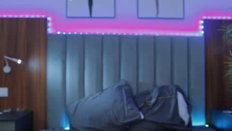 Snapshot of kirsten_xxx chatting on January 2025 03:08:01 AM Risha online show from January 2025 03:08:01 AM