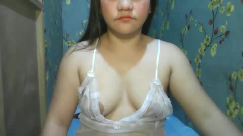 Snapshot of kiss_me_loves chatting on December 2024 02:19:02 AM kiss_me_loves online show from December 2024 02:19:02 AM