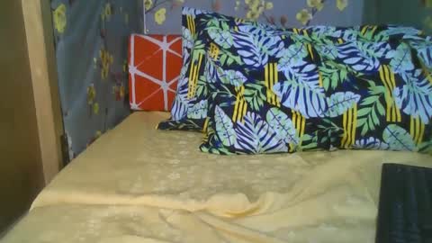 Snapshot of kiss_me_loves chatting on January 2025 09:08:02 AM kiss_me_loves online show from January 2025 09:08:02 AM