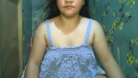 Snapshot of kiss_me_loves chatting on March 2025 12:15:01 AM kiss_me_loves online show from March 2025 12:15:01 AM