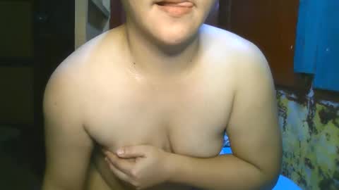 Snapshot of kiss_me_loves chatting on September 2025 08:03:01 AM kiss_me_loves online show from September 2025 08:03:01 AM