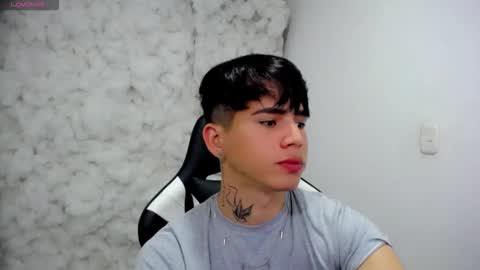 Snapshot of kiss_whitee chatting on November 2025 03:28:01 AM kiss_whitee online show from November 2025 03:28:01 AM