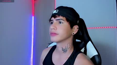 kiss_whitee online show from March 2026 09:48:01 AM