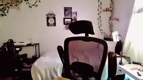 Kissah Kreampuff online show from January 2025 06:48:01 PM