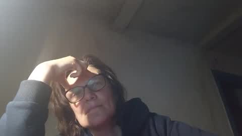 Snapshot of kissandvibe chatting on May 2026 06:27:02 PM kissandvibe online show from May 2026 06:27:02 PM
