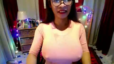 Snapshot of kisses_asian143 chatting on May 2026 11:07:01 AM VICTORIA online show from May 2026 11:07:01 AM