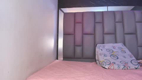 BELLA FLAME online show from November 2025 07:18:02 PM