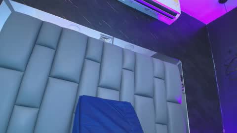 BELLA FLAME online show from November 2025 07:57:01 PM