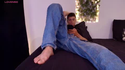 Snapshot of kisstarxxx chatting on May 2026 05:38:02 AM Helena and Brad online show from May 2026 05:38:02 AM