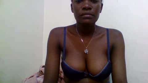 kissybabe01 online show from October 2025 06:39:01 PM