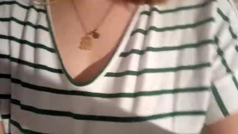 kitsuneniki online show from March 2026 06:26:01 PM