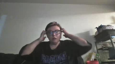 kitten online show from December 2025 02:50:02 AM