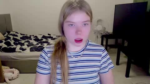 Jennyblonde and Emmabrunette online show from December 2024 09:56:02 PM