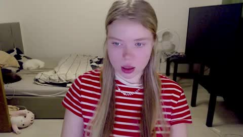 Jennyblonde and Emmabrunette online show from December 2024 03:15:01 PM