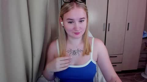 kitten_sun online show from March 2026 01:21:02 AM