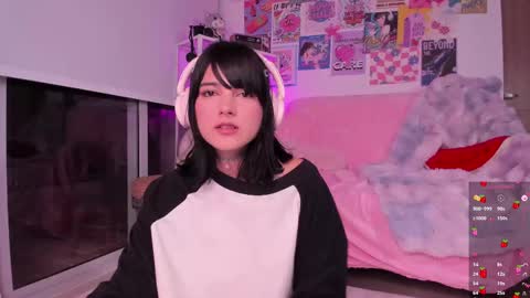      online show from February 2025 02:59:02 AM