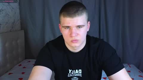 Snapshot of kittenmur chatting on December 2024 10:44:02 AM Vlad online show from December 2024 10:44:02 AM