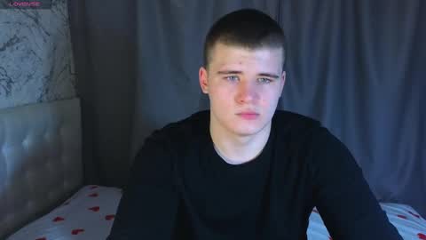 Snapshot of kittenmur chatting on December 2024 04:48:02 PM Vlad online show from December 2024 04:48:02 PM