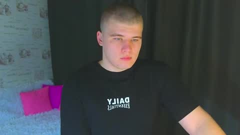 Snapshot of kittenmur chatting on September 2025 09:04:01 PM Vlad online show from September 2025 09:04:01 PM