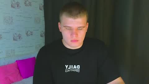 Snapshot of kittenmur chatting on September 2025 11:31:02 PM Vlad online show from September 2025 11:31:02 PM