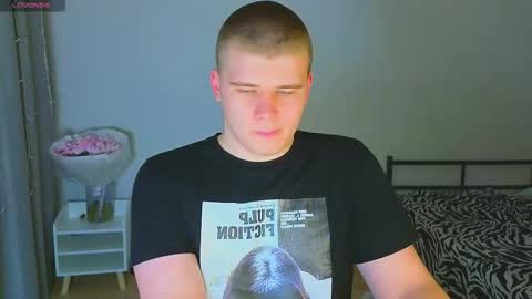 Snapshot of kittenmur chatting on October 2025 08:32:01 PM Vlad online show from October 2025 08:32:01 PM