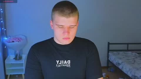 Snapshot of kittenmur chatting on November 2025 09:47:01 PM Vlad online show from November 2025 09:47:01 PM