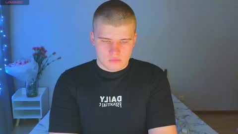 Snapshot of kittenmur chatting on November 2025 07:24:01 PM Vlad online show from November 2025 07:24:01 PM