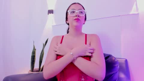 Snapshot of kitti_lovee chatting on January 2026 07:30:01 PM Kitti Love 3 online show from January 2026 07:30:01 PM