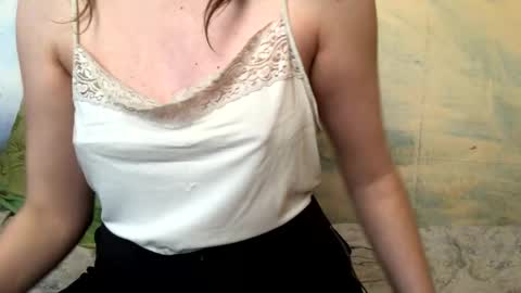Snapshot of kittie_creme chatting on May 2026 11:49:02 AM Kittie Creme online show from May 2026 11:49:02 AM
