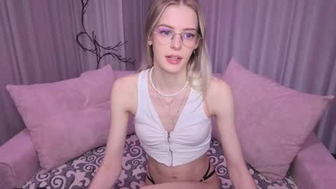 Snapshot of kitty__like18 chatting on June 2026 12:49:01 AM Kitty online show from June 2026 12:49:01 AM