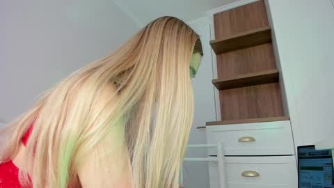 sophie online show from February 2026 06:19:01 PM