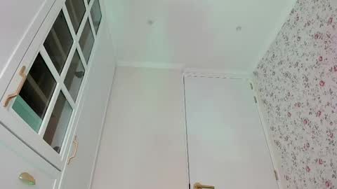 sophie online show from April 2026 06:45:01 PM