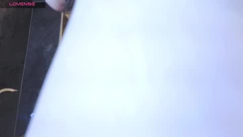 Snapshot of kitty_fox_b chatting on October 2025 01:00:02 PM kitty_fox_b online show from October 2025 01:00:02 PM