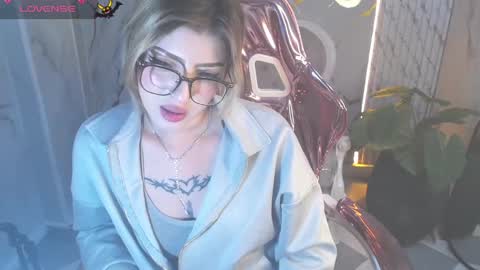 Snapshot of kitty_fox_b chatting on October 2025 01:06:02 AM kitty_fox_b online show from October 2025 01:06:02 AM