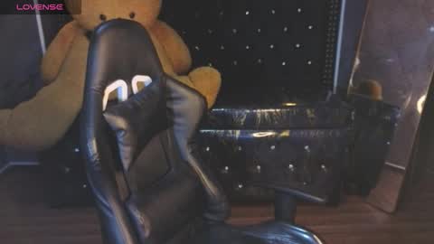 Snapshot of kitty_fox_b chatting on November 2025 01:04:02 PM kitty_fox_b online show from November 2025 01:04:02 PM