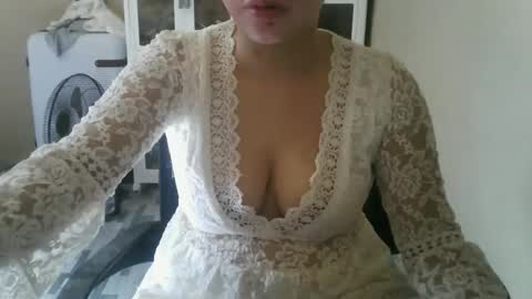 Snapshot of kitty_fussy chatting on October 2025 12:32:02 AM kitty_fussy online show from October 2025 12:32:02 AM