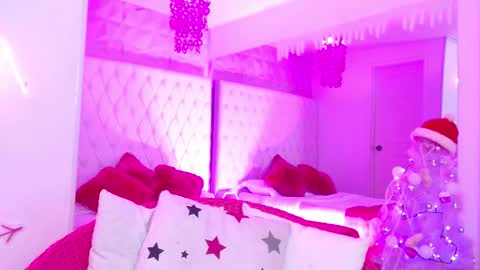 Snapshot of kitty_madness chatting on December 2025 01:16:01 PM KITTY online show from December 2025 01:16:01 PM