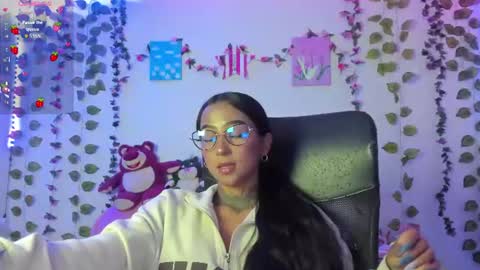 Snapshot of kitty_moon2 chatting on June 2026 12:47:01 AM Kitty online show from June 2026 12:47:01 AM