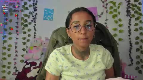 Snapshot of kitty_moon2 chatting on June 2026 12:22:02 AM Kitty online show from June 2026 12:22:02 AM