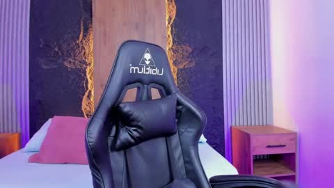 K I T T Y online show from September 2025 12:52:02 PM