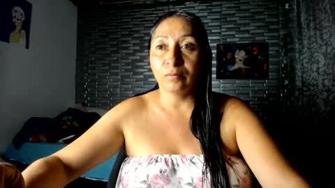 Snapshot of kitty_violet_ chatting on May 2026 08:22:01 AM violet online show from May 2026 08:22:01 AM