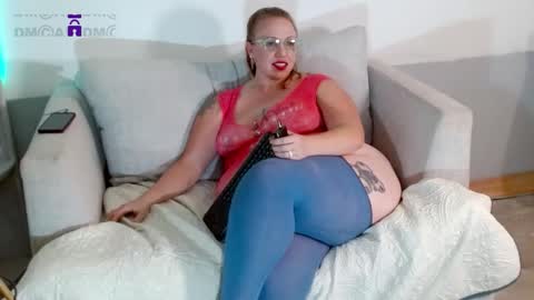 Snapshot of kittyfluf chatting on November 2025 08:44:01 AM KittyFluf online show from November 2025 08:44:01 AM